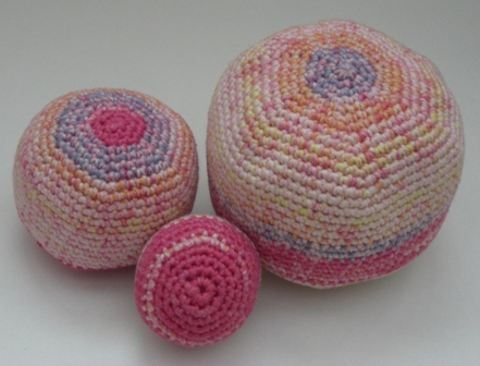 Alinhavar - bolas em crochet